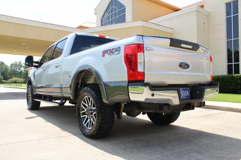Ford F-250 SD Lariat Crew Cab 4WD 2017