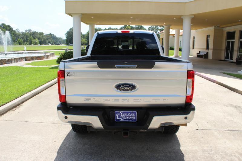 Ford F-250 SD Lariat Crew Cab 4WD 2017