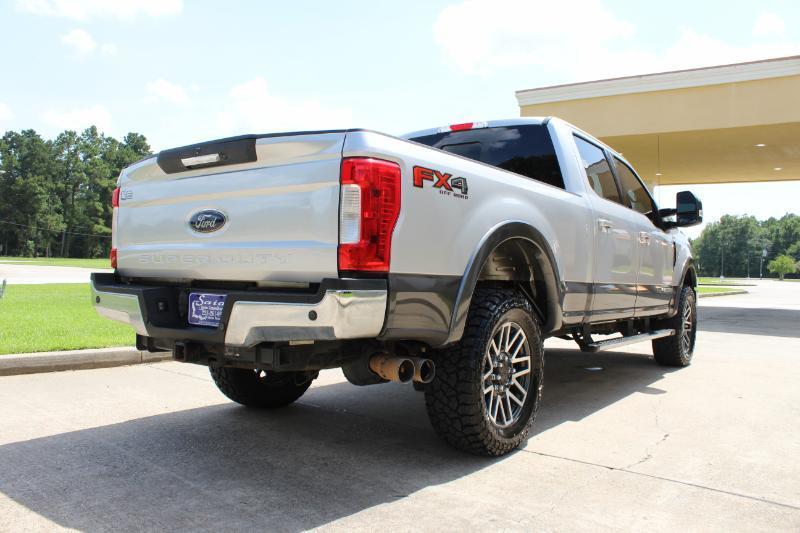Ford F-250 SD Lariat Crew Cab 4WD 2017