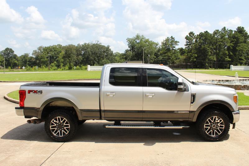 Ford F-250 SD Lariat Crew Cab 4WD 2017