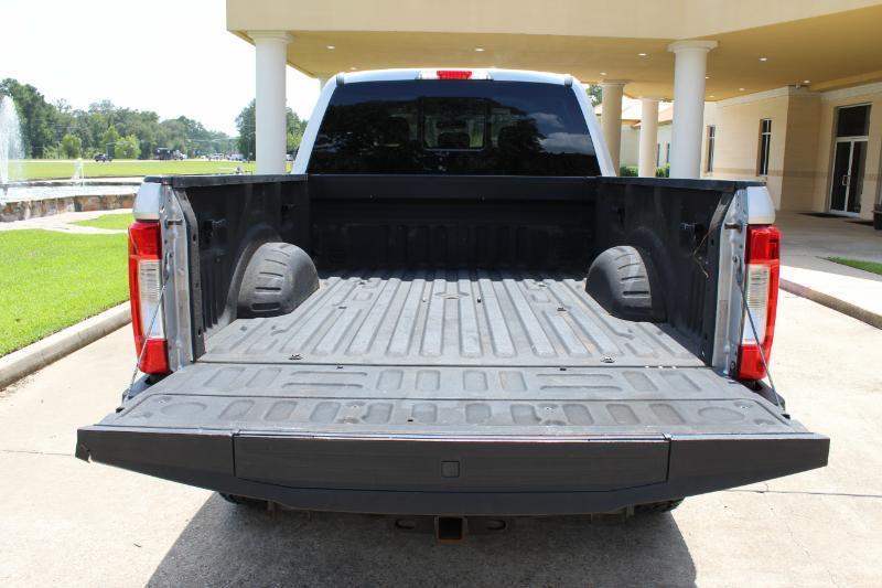 Ford F-250 SD Lariat Crew Cab 4WD 2017
