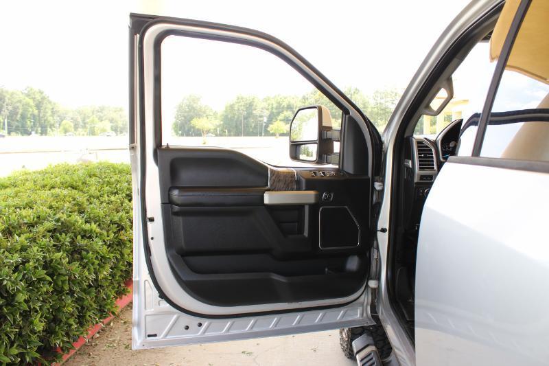 Ford F-250 SD Lariat Crew Cab 4WD 2017
