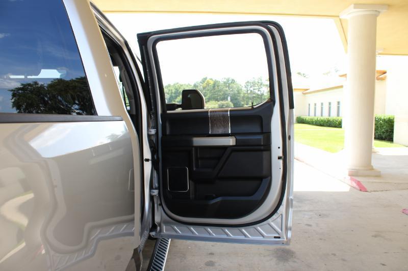 Ford F-250 SD Lariat Crew Cab 4WD 2017