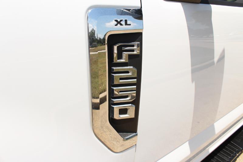 Ford F-250 SD XL Crew Cab 4WD 2022