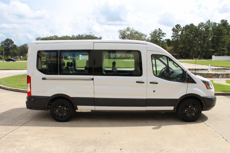 Ford Transit 350 Wagon Med. Roof XL w/Sliding Pass. 148-in. WB 2019