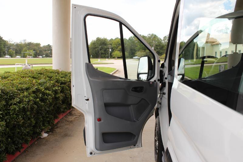 Ford Transit 350 Wagon Med. Roof XL w/Sliding Pass. 148-in. WB 2019