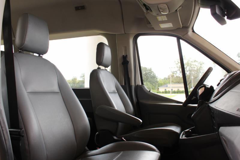 Ford Transit 350 Wagon Med. Roof XL w/Sliding Pass. 148-in. WB 2019
