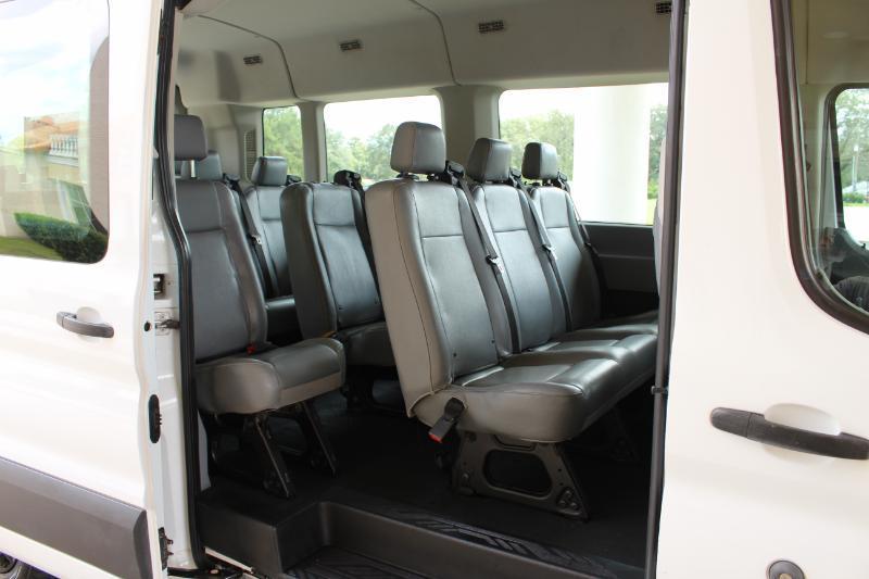 Ford Transit 350 Wagon Med. Roof XL w/Sliding Pass. 148-in. WB 2019