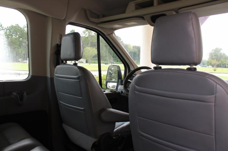 Ford Transit 350 Wagon Med. Roof XL w/Sliding Pass. 148-in. WB 2019