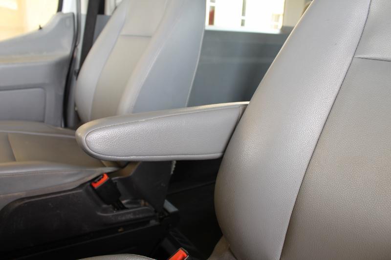 Ford Transit 350 Wagon Med. Roof XL w/Sliding Pass. 148-in. WB 2019