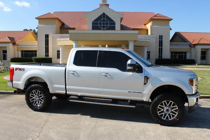 Ford F-250 SD Lariat Crew Cab 4WD 2017