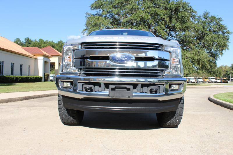 Ford F-250 SD Lariat Crew Cab 4WD 2017