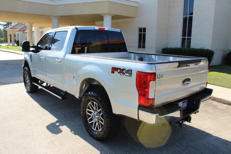Ford F-250 SD Lariat Crew Cab 4WD 2017