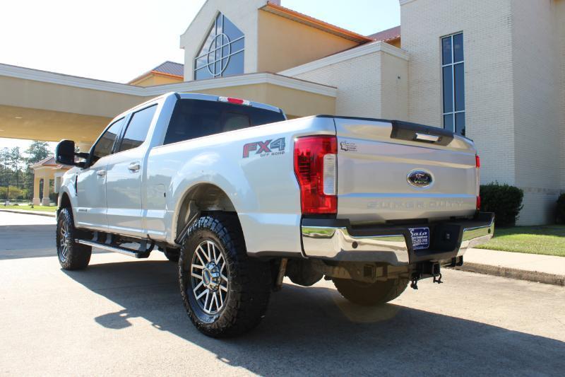 Ford F-250 SD Lariat Crew Cab 4WD 2017