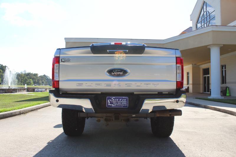 Ford F-250 SD Lariat Crew Cab 4WD 2017