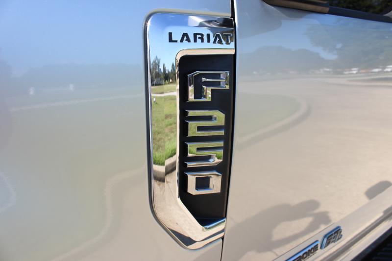 Ford F-250 SD Lariat Crew Cab 4WD 2017