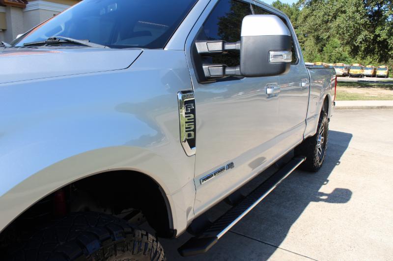 Ford F-250 SD Lariat Crew Cab 4WD 2017