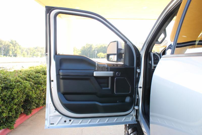 Ford F-250 SD Lariat Crew Cab 4WD 2017