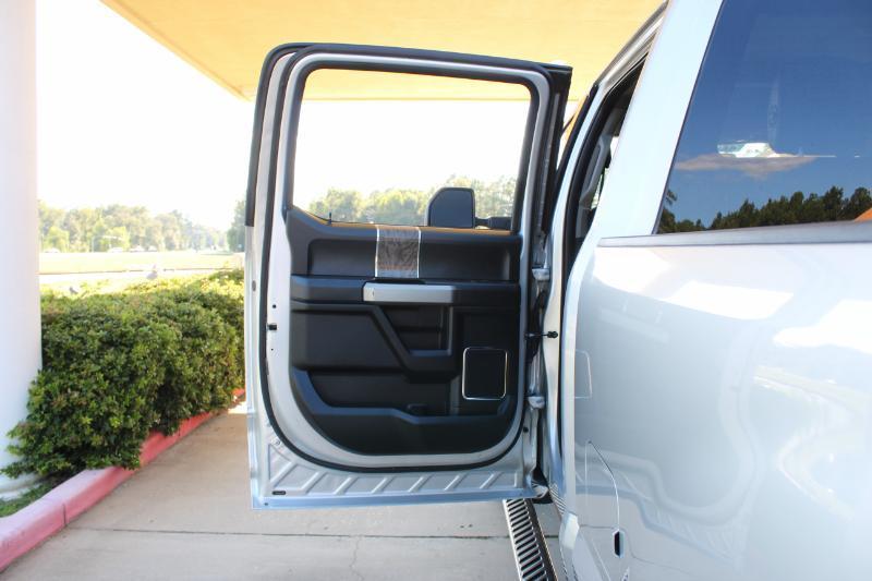 Ford F-250 SD Lariat Crew Cab 4WD 2017