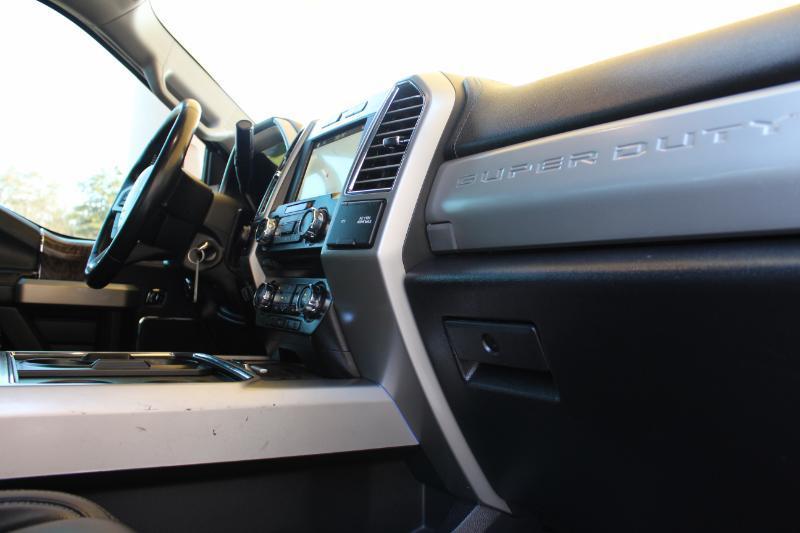Ford F-250 SD Lariat Crew Cab 4WD 2017