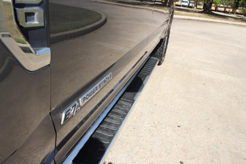 Ford F-250 SD Lariat Crew Cab 4WD 2022