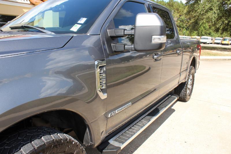 Ford F-250 SD Lariat Crew Cab 4WD 2022