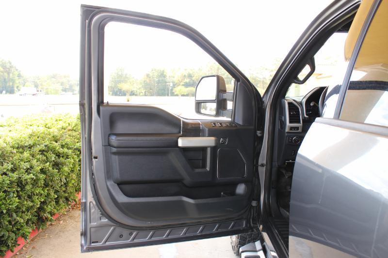 Ford F-250 SD Lariat Crew Cab 4WD 2022