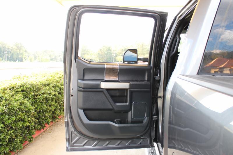 Ford F-250 SD Lariat Crew Cab 4WD 2022