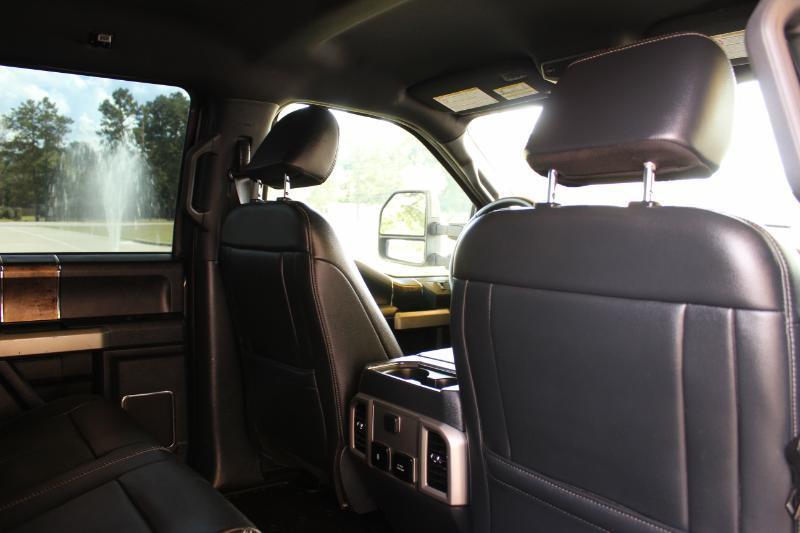 Ford F-250 SD Lariat Crew Cab 4WD 2022