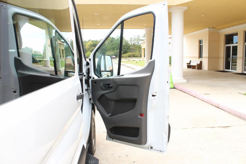 Ford Transit 350 Wagon High Roof XL w/Sliding Pass. 148-in. WB 2021