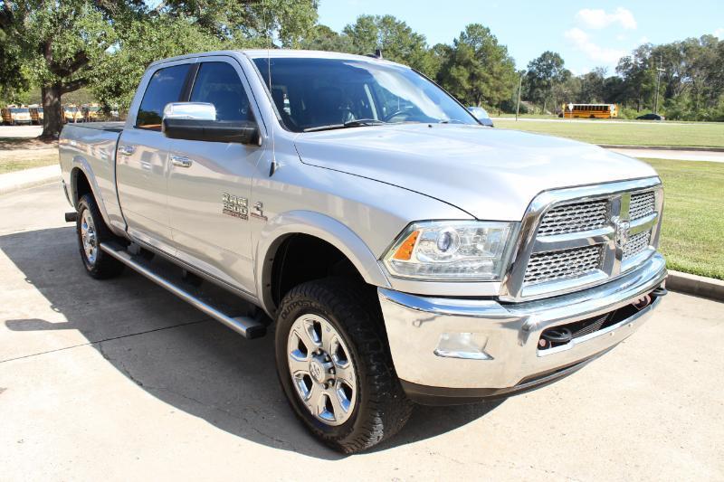 RAM 2500 Laramie Crew Cab SWB 4WD 2015