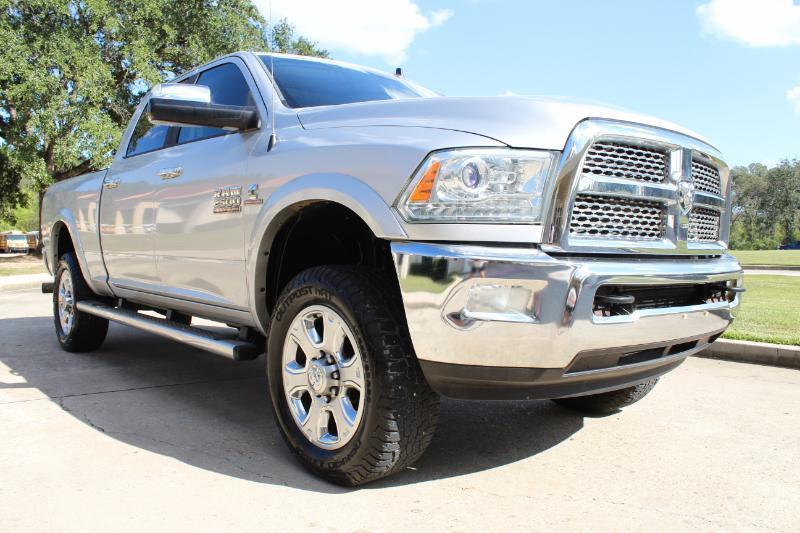 RAM 2500 Laramie Crew Cab SWB 4WD 2015