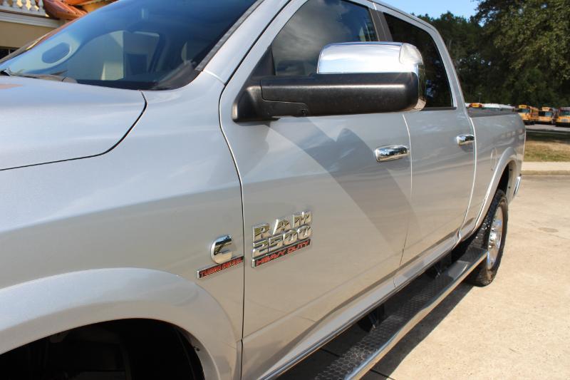 RAM 2500 Laramie Crew Cab SWB 4WD 2015