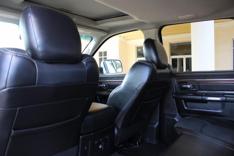 RAM 2500 Laramie Crew Cab SWB 4WD 2015