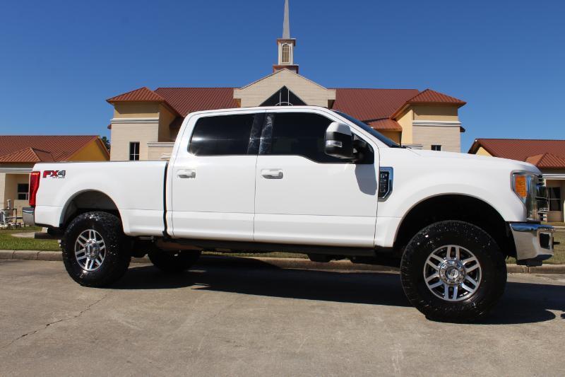 Ford F-250 SD Lariat Crew Cab 4WD 2017