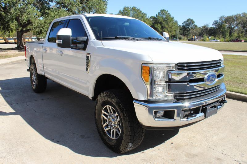 Ford F-250 SD Lariat Crew Cab 4WD 2017