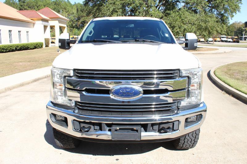 Ford F-250 SD Lariat Crew Cab 4WD 2017