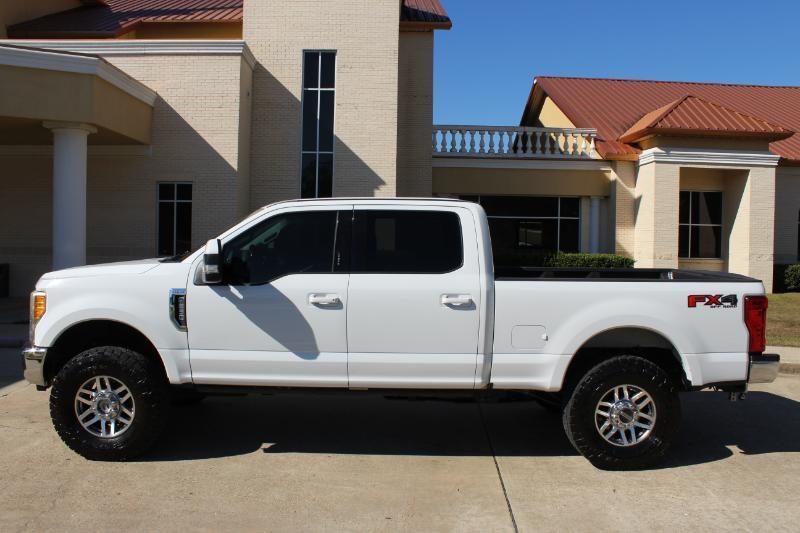 Ford F-250 SD Lariat Crew Cab 4WD 2017