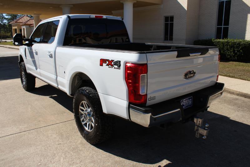 Ford F-250 SD Lariat Crew Cab 4WD 2017