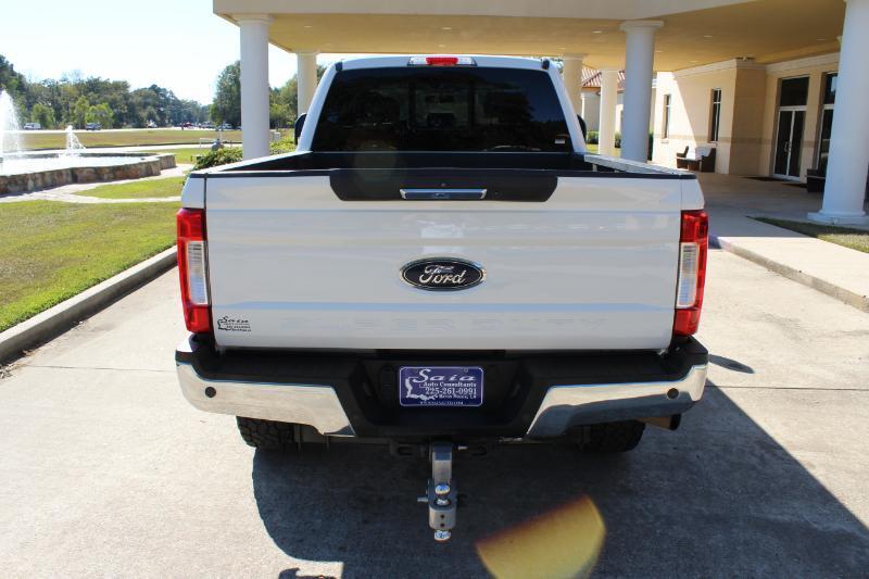 Ford F-250 SD Lariat Crew Cab 4WD 2017