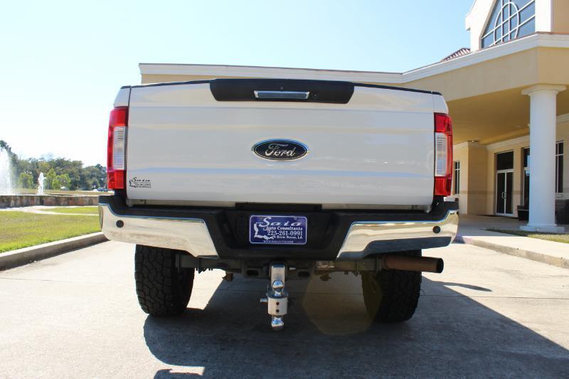 Ford F-250 SD Lariat Crew Cab 4WD 2017