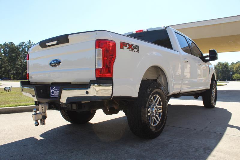 Ford F-250 SD Lariat Crew Cab 4WD 2017