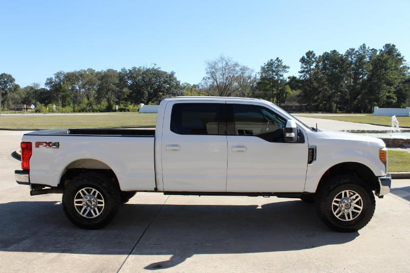Ford F-250 SD Lariat Crew Cab 4WD 2017