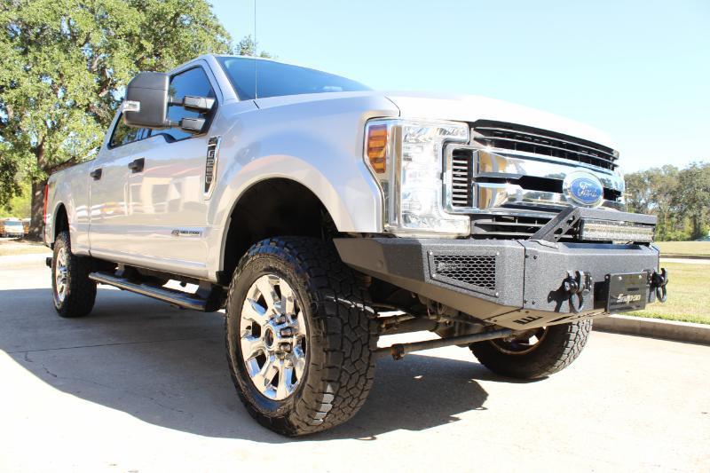 Ford F-250 SD XLT Crew Cab 4WD 2019
