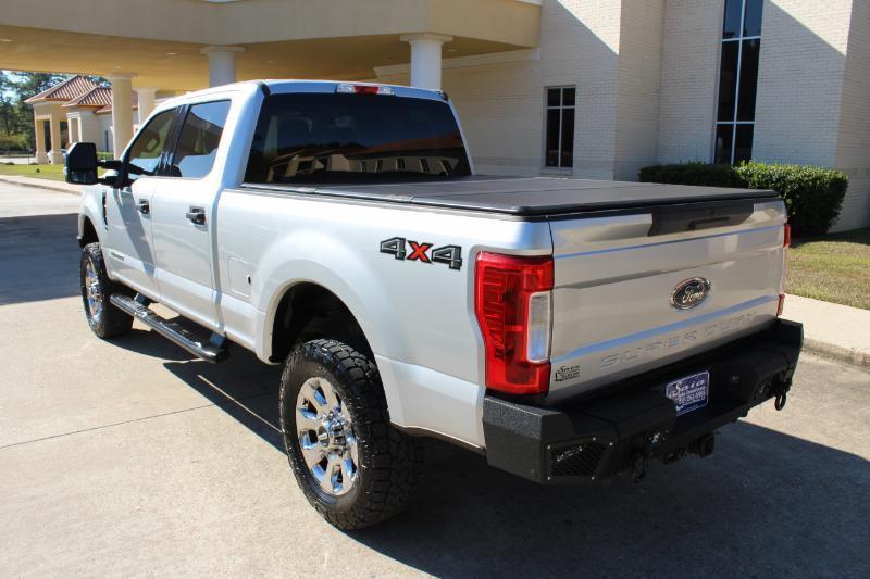 Ford F-250 SD XLT Crew Cab 4WD 2019