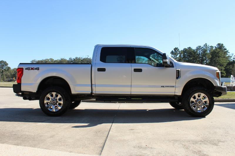 Ford F-250 SD XLT Crew Cab 4WD 2019