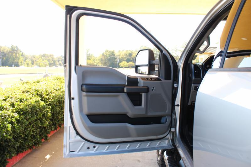 Ford F-250 SD XLT Crew Cab 4WD 2019