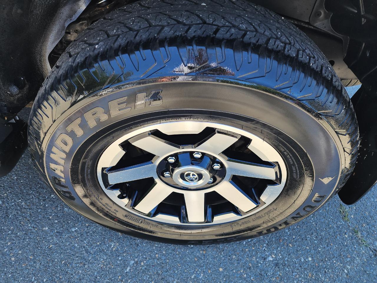 Toyota 4Runner SR5 4D SUV 4X4 V8 2005