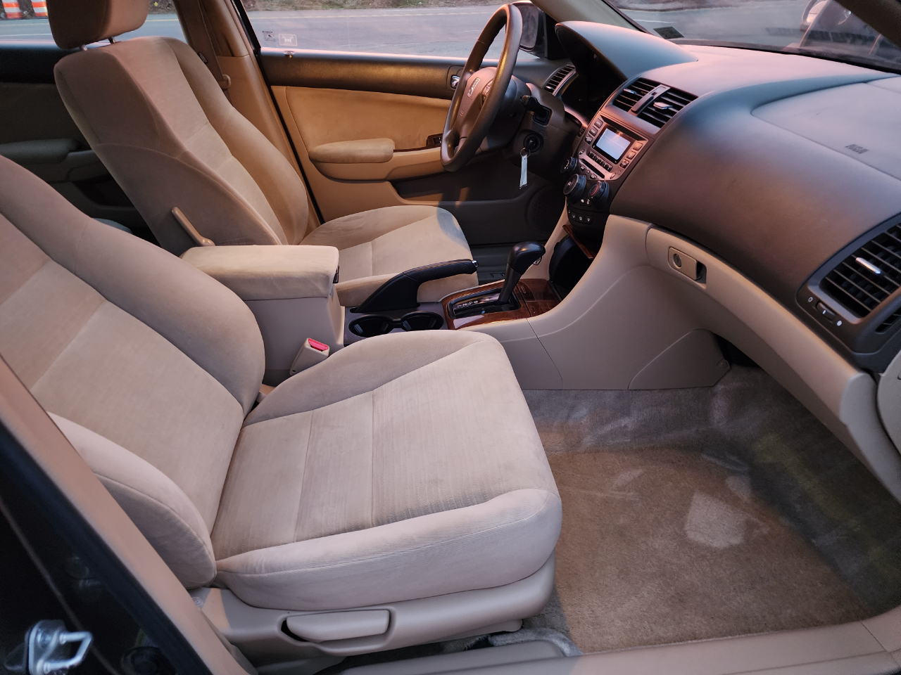 Honda Accord EX-L Sedan AT with Navigation and XM Radio 2006