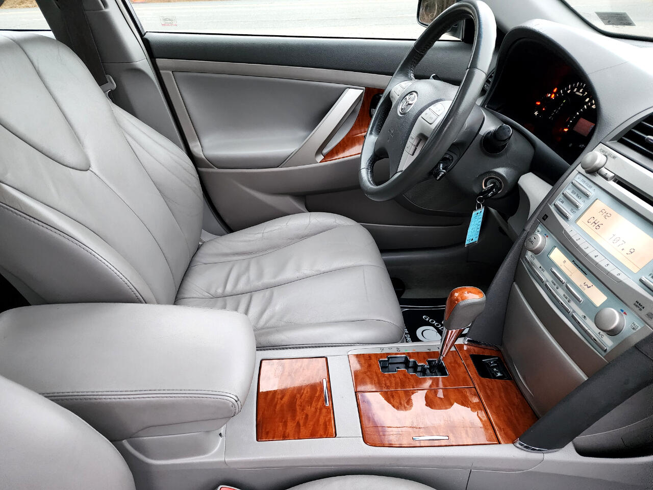 Toyota Camry XLE 5-Spd AT 2009